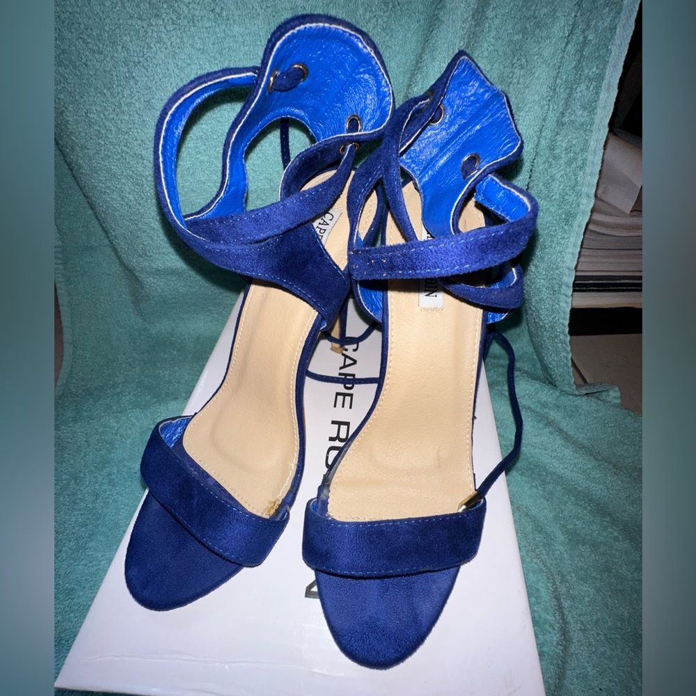 CAPE ROBBIN Sandals with laces and High